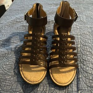 b.o.c sandals, with zipper and back.
